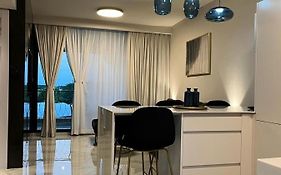 Liz Suite